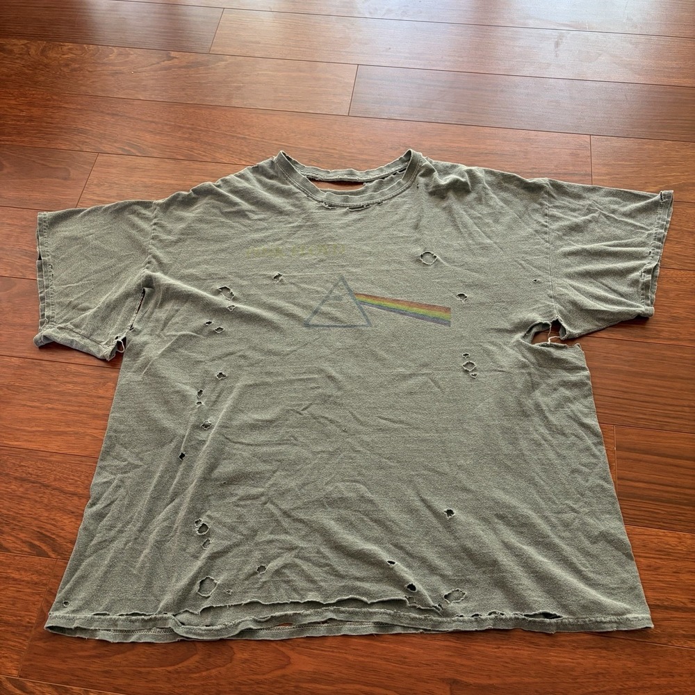 Vintage Pink Floyd Thrashed Gray Prism Rainbow Graphic Short Sleeve T-Shirt